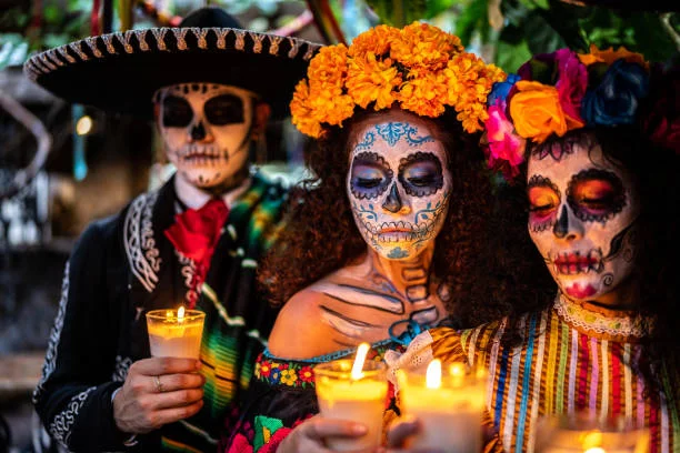 Día de los muertos en México. No Celebran Halloween, sino una versión más alegre y colorida para recordar a los muertos